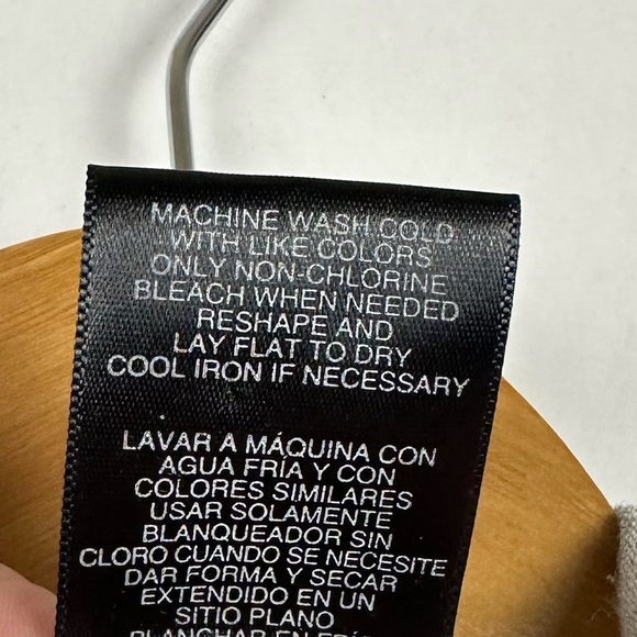 Norma Kamali Long Sleeve Turtle Neck Top Size Medium - Picture 9 of 9